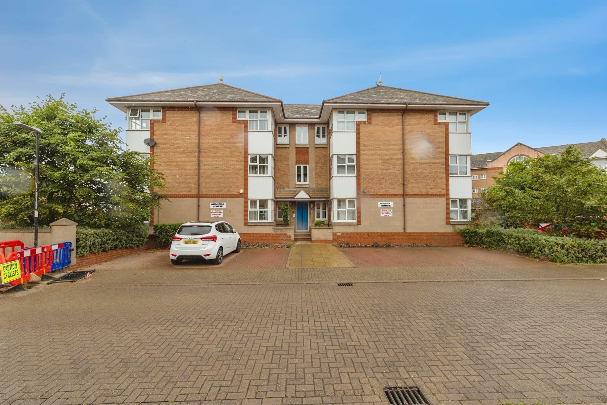 Property photo 0